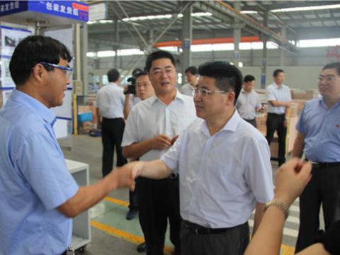 庆祝党的生日 慰问一线党员——市委主要领导莅临9888拉斯维加斯官网母线慰问